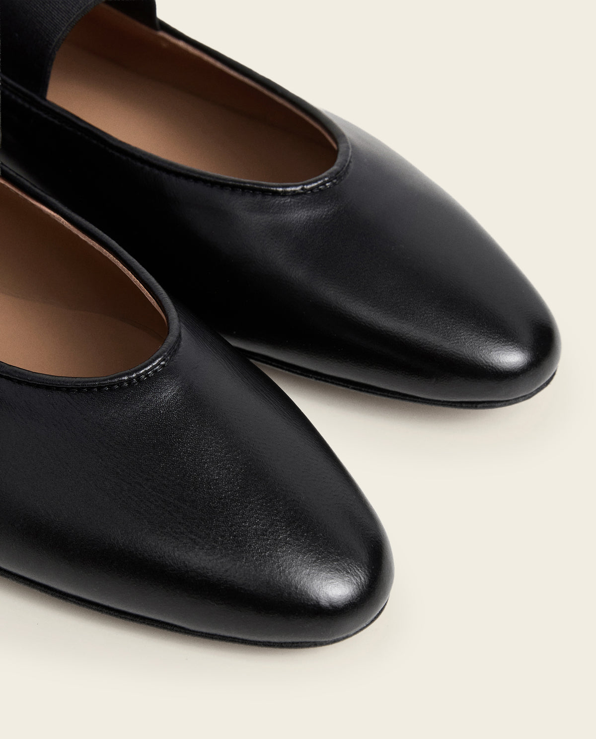 Bree Leather Black