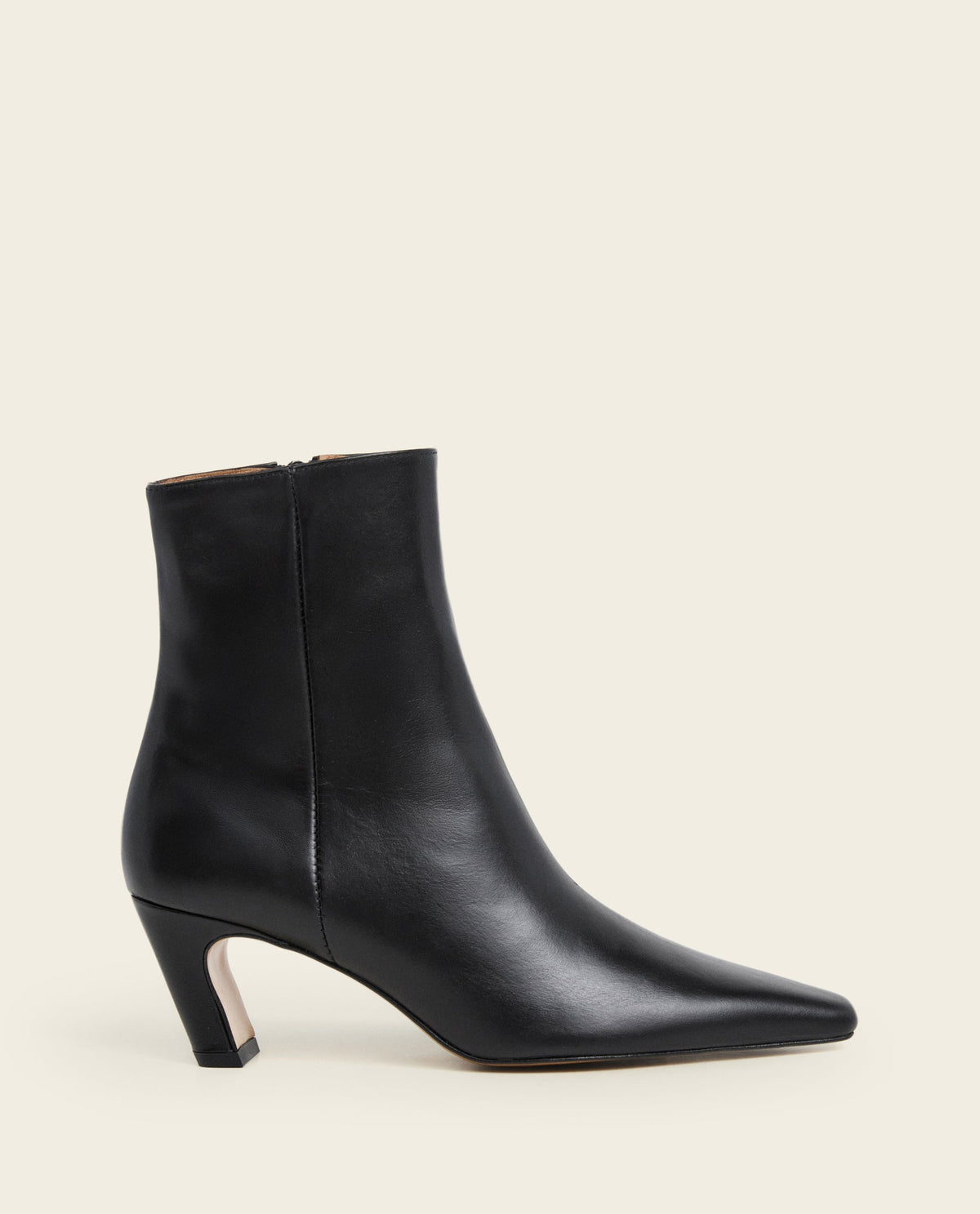 Xena Leather Black